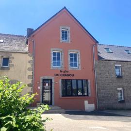 Gîte d'étape du Cragou - Ostal Le Cloître Saint-Thégonnec, hotel din Le Cloître-Saint-Thégonnec