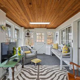 A-Frame with VIEWS - Walk to Downtown and Park - Pets OK