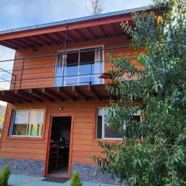 Casa entera con balcón y patio propio "altos del Rio Azul", מלון בלאגו פואלו