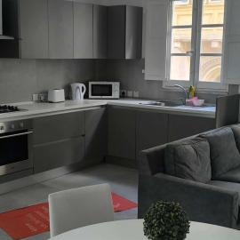 Тhree bedroom house "TEA" -with garage close to the sea -SLIEMA, Hotel in Sliema