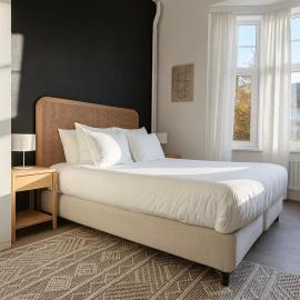 Modern 2-Bedroom Apartment for 4 Guests, In a Prime Location Close to the Train Station and the Historic Center of Ghent, viešbutis Gente