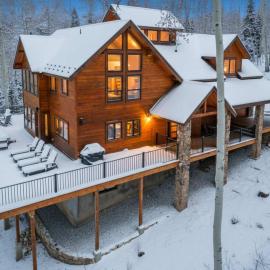 Luxury Mountain Retreat with Hot Tub and Views
