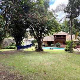 Chácara com piscina em Itatiba