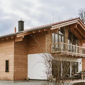 Wellness-Chalet im Vital Camp Resort Bayerbach, hotell i Bayerbach