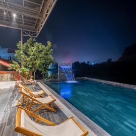 Odyssey Hotel 2, Tours & Motorbikes Rental, хотел в Ха Жианг