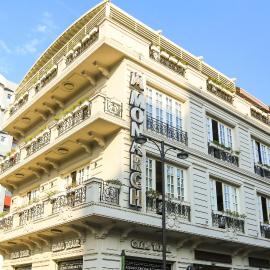 Hotel Monarch, hotel di Elbasan