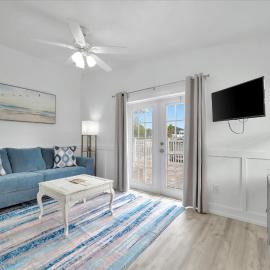 Waterfront & Pet Friendly Boat Dock Walk 2 Beach, hotel in Clearwater Beach