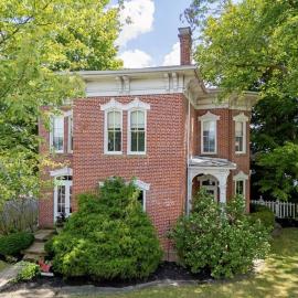Boutique 1868 Victorian, Downtown Loudonville, Gateway to Mohican, hotel in Loudonville