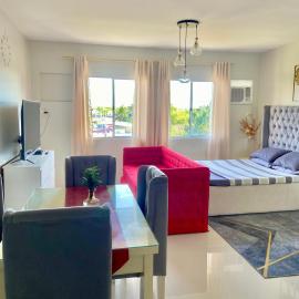 spacious condo at camella manors unit 5m، فندق في باكولود