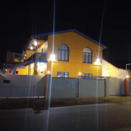 Neo & Ruks Sleep & Go Parow, Hotel in Avondale