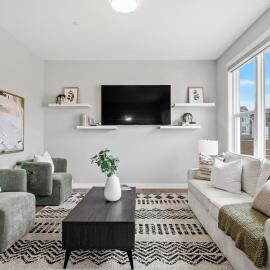 Herron Rise Luxury 4 Bedroom Main Floor, hótel á YYC