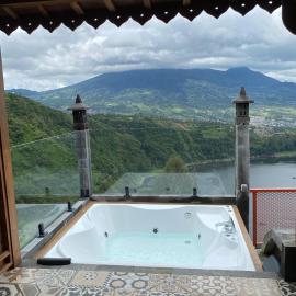 Bagas Luxury Camp, hotel a Kejajar