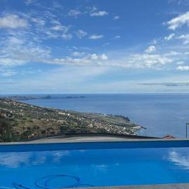Madeira Sunrise Villa, Hotel in Gaula