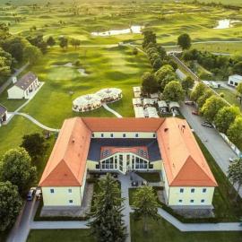 Eagle Hotel, hôtel à Šamorín
