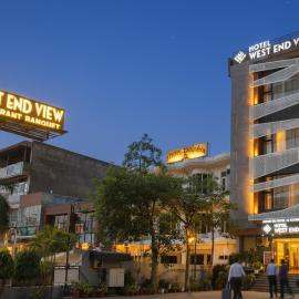 Hotel West End View A Unit of Hotel SC Residency, hotel in Zirakpur