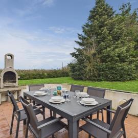 Maison jardin et bbq -piscine commune- 4 adt 2 enf