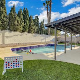 Vegas Poolside Escape