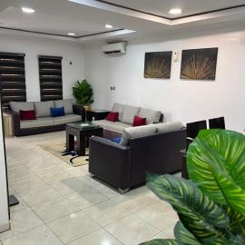 RBZ Apartments โรงแรมในMaryland