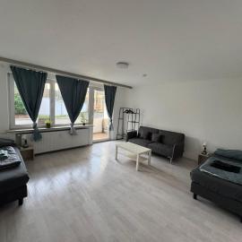 Ferienwohnung Monteurwohnung Business Appartement Langenfeld، فندق في Gladbach