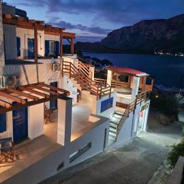 Vasilis Boutique Studios, hotel em Myrties