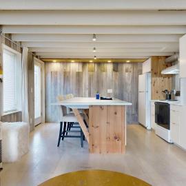 Tide & Timber by Bayley Vacation Rentals, hotel in Old Orchard Beach