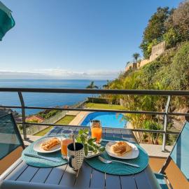Peace Haven II, hotel u gradu 'Calheta'