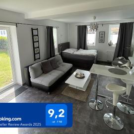 W1 - Kontaktloser 24h CHECK IN, W-LAN, Netflix, Parkplatz, Küche, Boxspring-Bett
