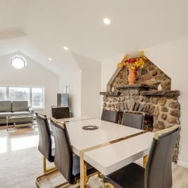 Pet-Friendly Home w/ Lake Views & Deck! – hotel w mieście Stanhope