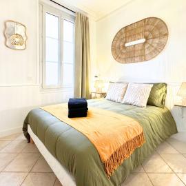 Studio Agabane - By BEST KEYS - Centre-Ville - Cosy & Lumineux - Cuisine Équipée - Smart TV - Lit Confortable - WiFi Fibre - Check-in Autonome - Parking Gratuit à Proximité, hotelli kohteessa Sens