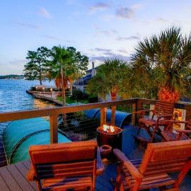 Waterfront Lake Conroe Home w/ Pool Access!, khách sạn ở Montgomery