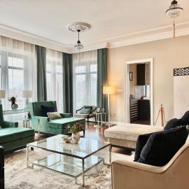 Luxury Villa - Solymar Residence, hotel in Solymár