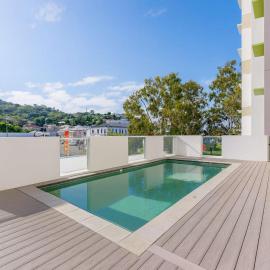 Central Kensington Studio with Pool near CBD, hotel in Townsville