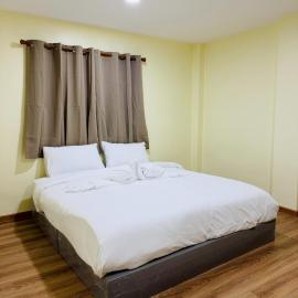 79Hotel Rayong, hotel in Ban Hua Phrong