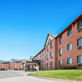 Days Inn & Suites by Wyndham Des Moines Airport: Des Moines şehrinde bir otel