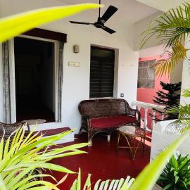 White Villa Guest House Near Rock Beach And White Town, hotel in Pondicherry