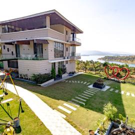 Waterfront Villa 5bhk in Pawna lake Lonavala, hotel i Malavli