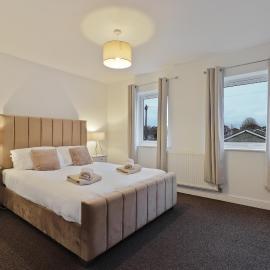Spacious 3 Bed - FREE Parking - Great for Workers, hotel a Conisbrough