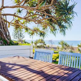 Grassy Knoll - Panoramic Beach Apartment, Hotel in Sunrise Beach