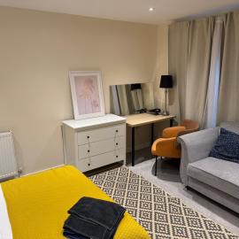Bath rd villa, hotel in Keynsham