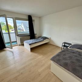 Apartment with underground parking in Langenfeld, hotel u gradu 'Langenfeld'