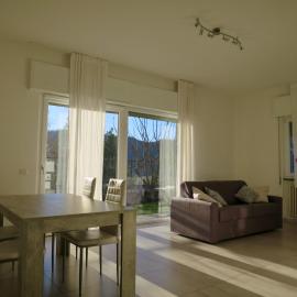 Lily House, hotel em Luino