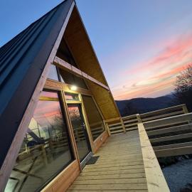 Joy Chalet:  bir otel