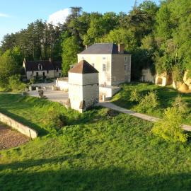 Magnifique maison de famille, 7 chbres,13 lits, 5' zoo, Hotel in Seigy