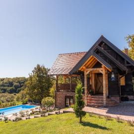 Tri srca, hotel in Pisarovina