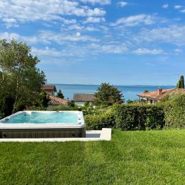 Villa Venezia Garda lake view Jacuzzi, hotel Gardában