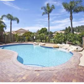 Charming Townhouse Kirra Beach, hotel in Tweed Heads