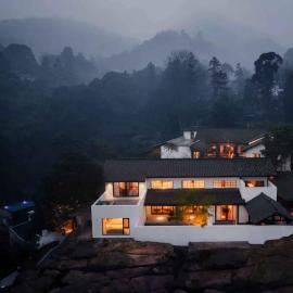 ALAN Forest Stream Vacation Homestay, Mount Emei