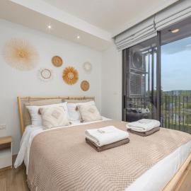 Melia 2BR with Rooftop Pool - Skypark Laguna