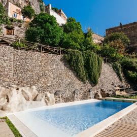 Viesnīca Amalfi Resort Rooms with pool Amalfi