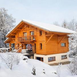 Chalet les Vagnys - Lac des Vernays, hotel a La Rivière-Enverse